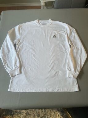 PALACE White Long-Sleeve Crewneck NEW Size Large